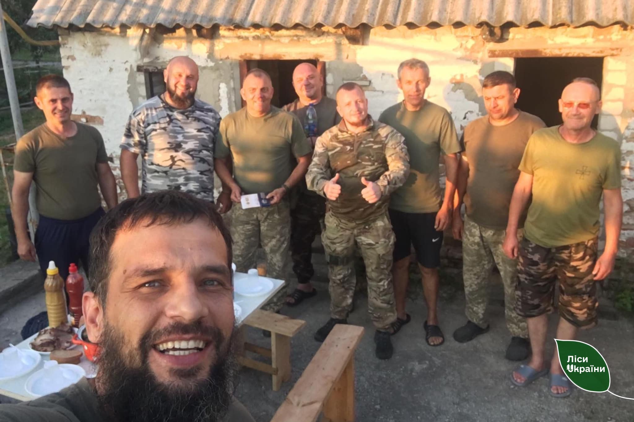 Воїни-лісівники: як батько 7 дітей воює на передовій?