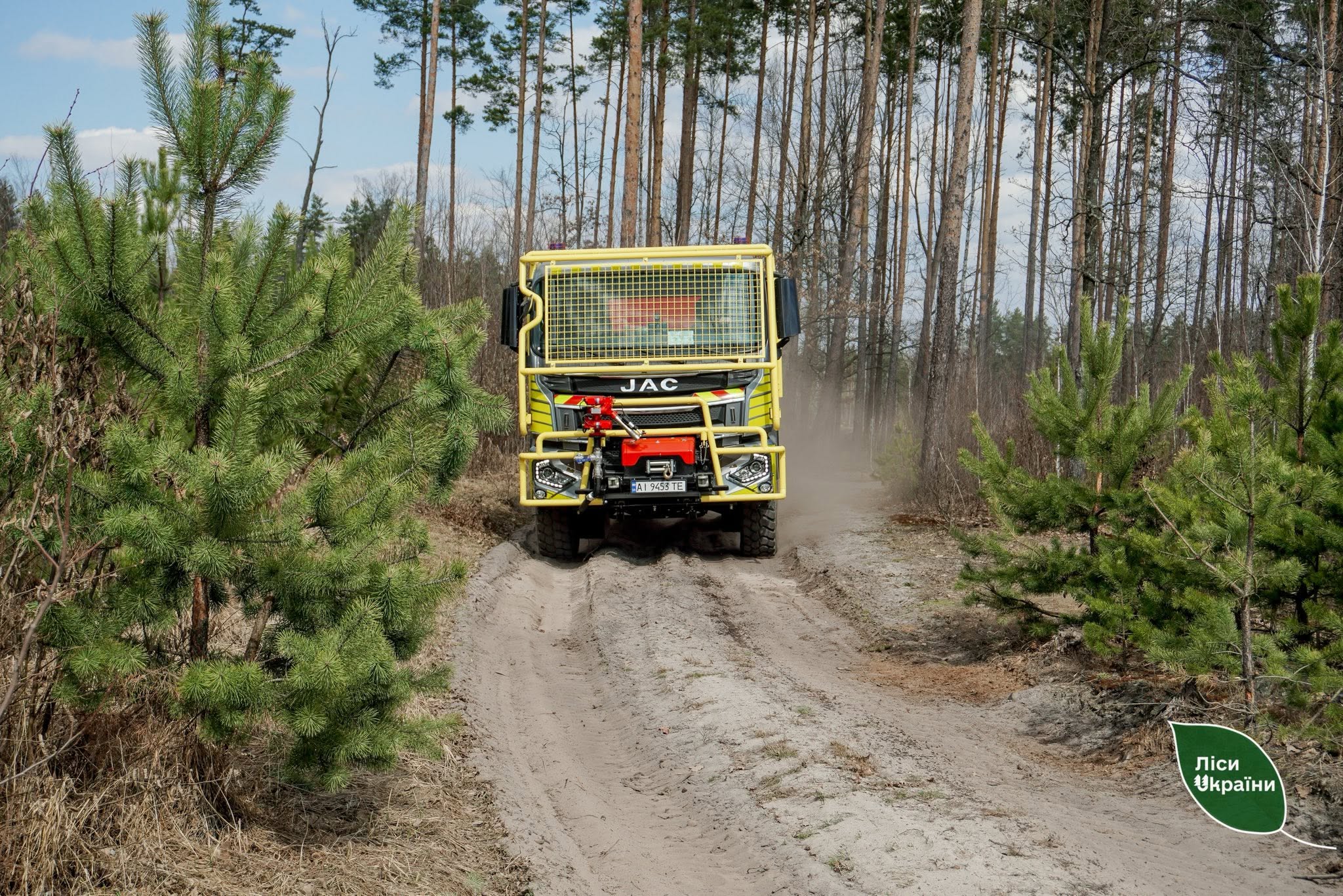 ДП “Ліси України” збільшує парк великогабаритних пожежних машин!