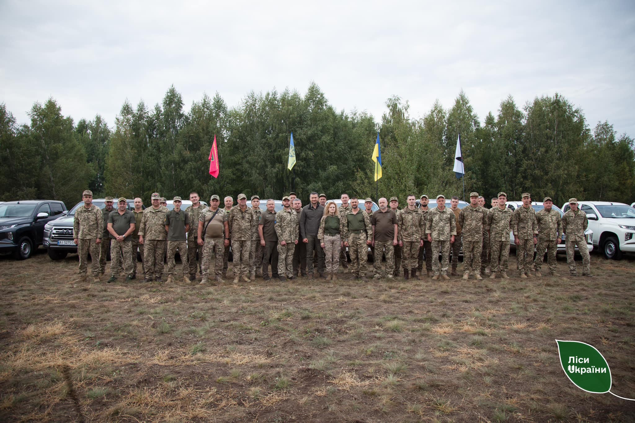 Три десятка пікапів для ЗСУ!