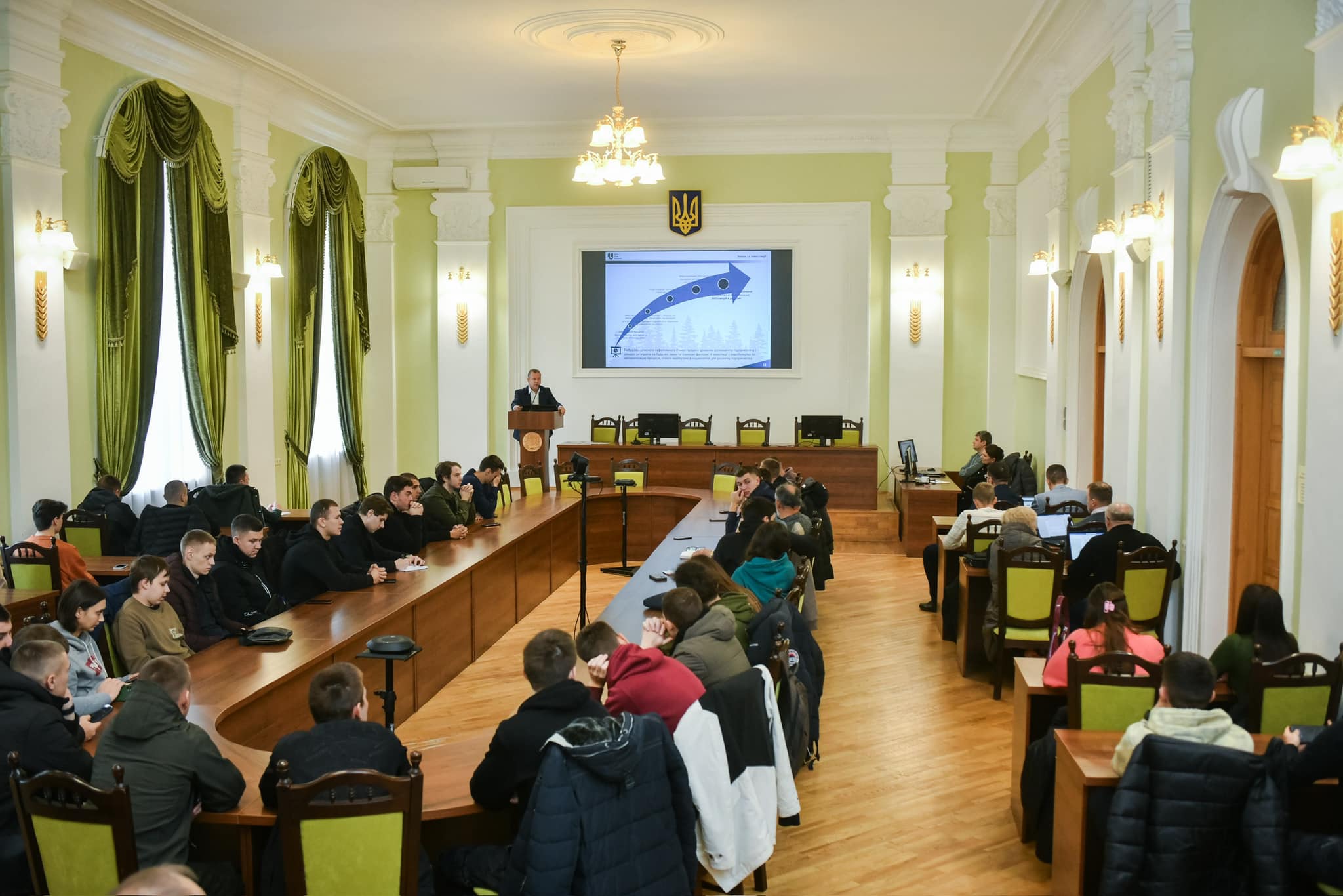 Запрошуємо на роботу випускників лісівничих навчальних закладів!